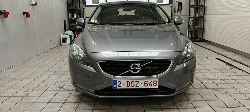 Używany Volvo V40 115 KM (84 kW) 2015 Szary Hatchback