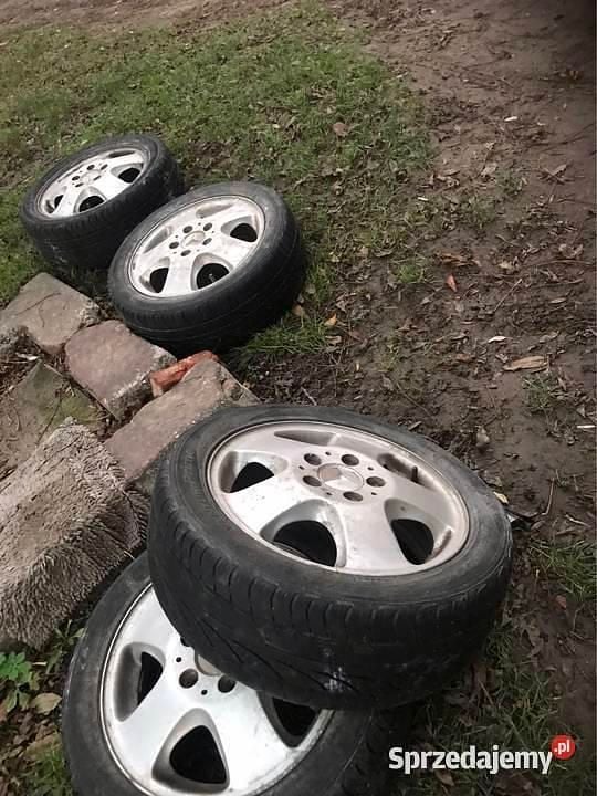 Szary Używany 2003 Mercedes 180 Sedan/Limuzyna | 1800 zł - Obraz 1/4