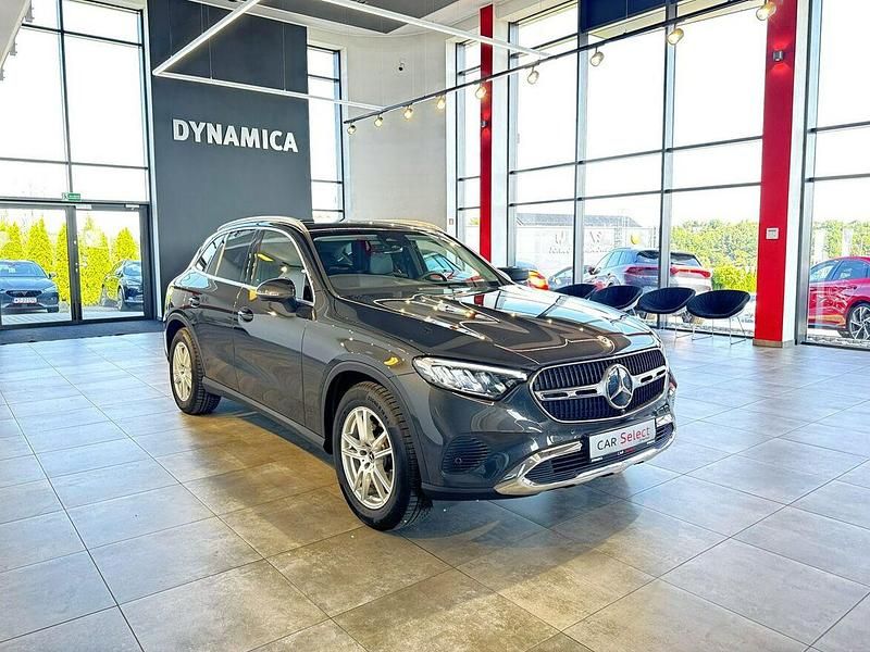 Grafitowy (metalik) Używany 2024 Mercedes GLC200 Avantgarde SUV | 204 900 zł (Super Cena) - Obraz 1/3