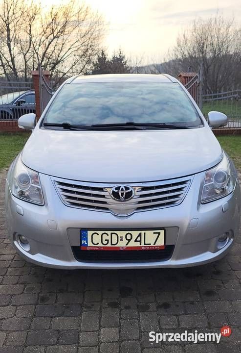 Srebrny Używany 2010 Toyota Avensis T2 Kombi | 17 000 zł (Uczciwa cena) - Obraz 1/4