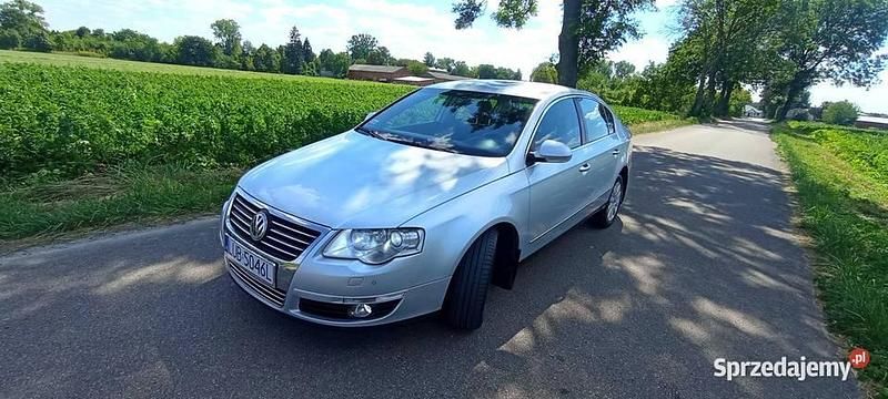 Srebrny Używany 2010 VW Passat Sedan/Limuzyna | 18 999 zł (Uczciwa cena) - Obraz 1/4