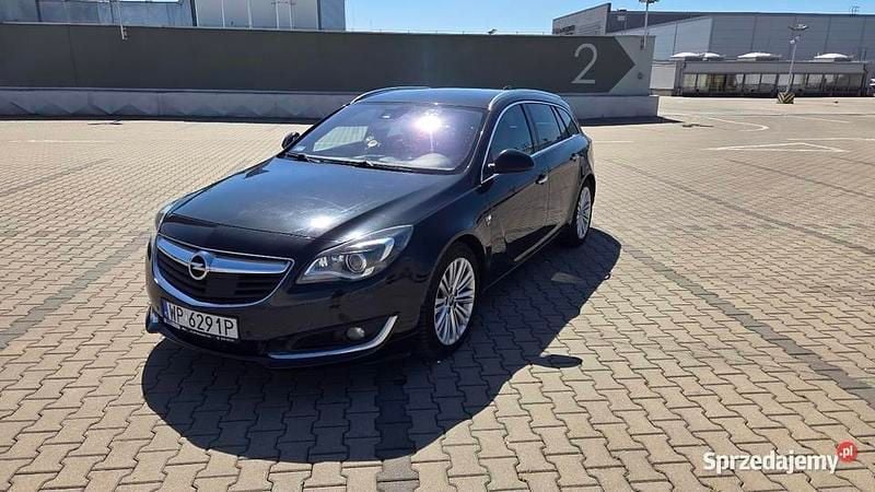 Czarny Używany 2016 Opel Insignia Cosmo Kombi | 30 000 zł (Dobra cena) - Obraz 1/4