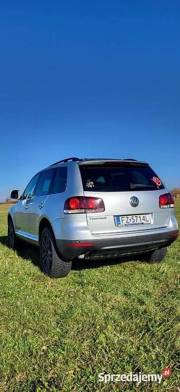 Srebrny Używany 2007 VW Touareg SUV | 26 000 zł (Uczciwa cena) - Obraz 1/4