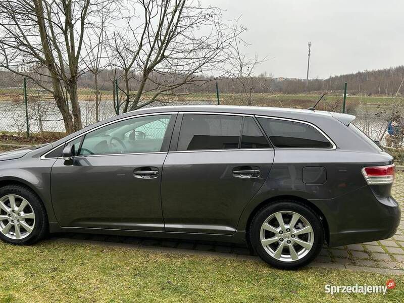 Grafitowy Używany 2010 Toyota Avensis Plus Kombi | 31 000 zł (Drogi) - Obraz 1/4