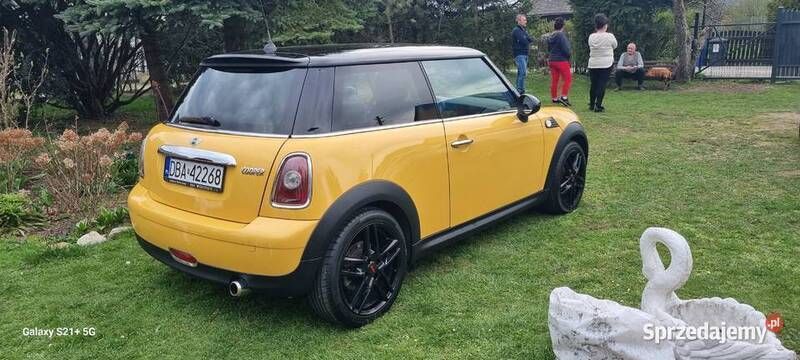 Żółty Używany 2009 Mini Cooper Hatchback | 21 900 zł (Uczciwa cena) - Obraz 1/4