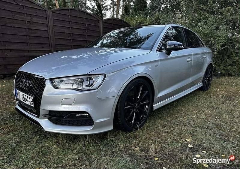 Używany Audi A3 S-Line 2015 Srebrny Sedan/Limuzyna