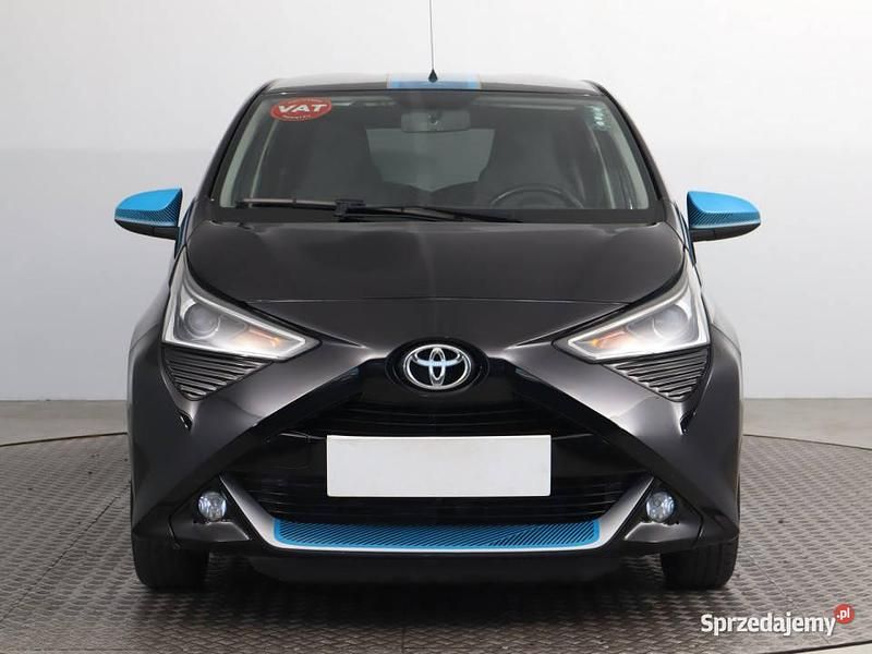 Czarny Używany 2018 Toyota Aygo Hatchback | 34 999 zł (Uczciwa cena) - Obraz 1/4