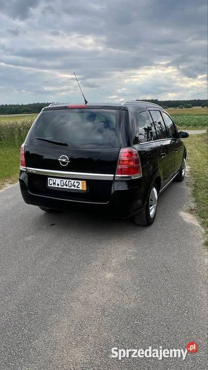 Czarny Używany 2007 Opel Zafira Minivan | 13 700 zł (Uczciwa cena) - Obraz 1/4
