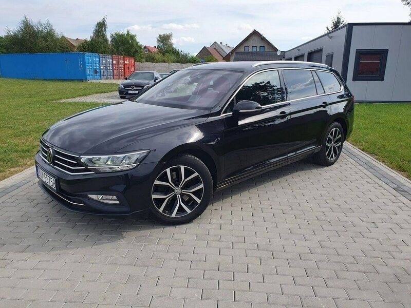 Czarny Używany 2021 VW Passat Kombi | 77 500 zł (Dość drogi) - Obraz 1/4
