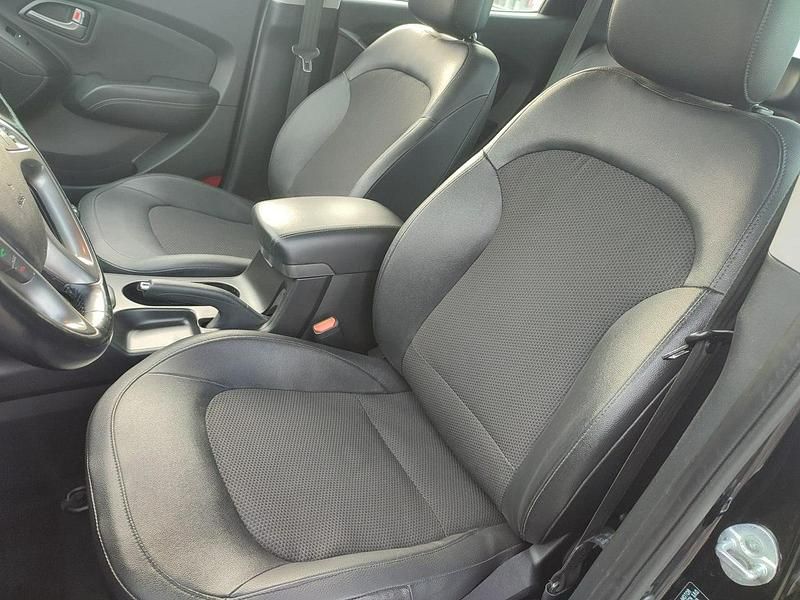 Używany Hyundai ix35 135 KM (99 kW) 2014 Czarny SUV