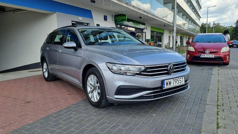 Srebrny Używany 2021 VW Passat Business Kombi | 79 900 zł (Dość drogi) - Obraz 1/4