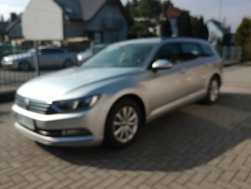 Srebrny Używany 2019 VW Passat Kombi | 62 900 zł (Dobra cena) - Obraz 1/4