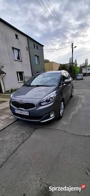 Srebrny Używany 2015 Kia Carens Minivan | 33 000 zł (Uczciwa cena) - Obraz 1/4