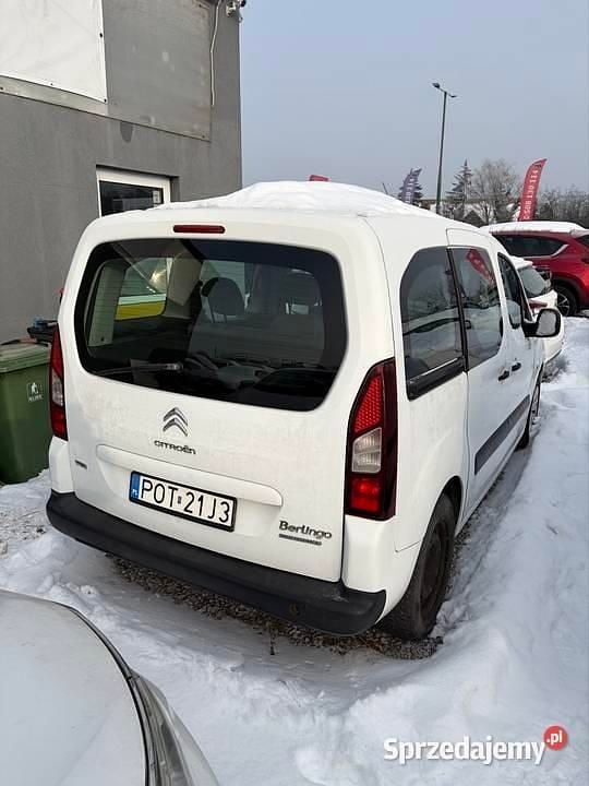Biały Używany 2016 Citroën Berlingo Minivan | 14 950 zł (Super Cena) - Obraz 1/4