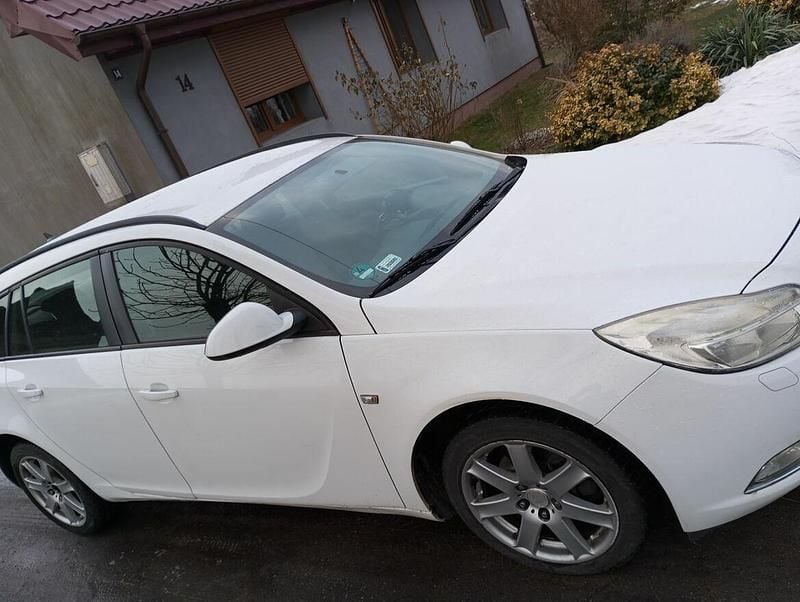 Używany Opel Insignia 2010 Biały Kombi
