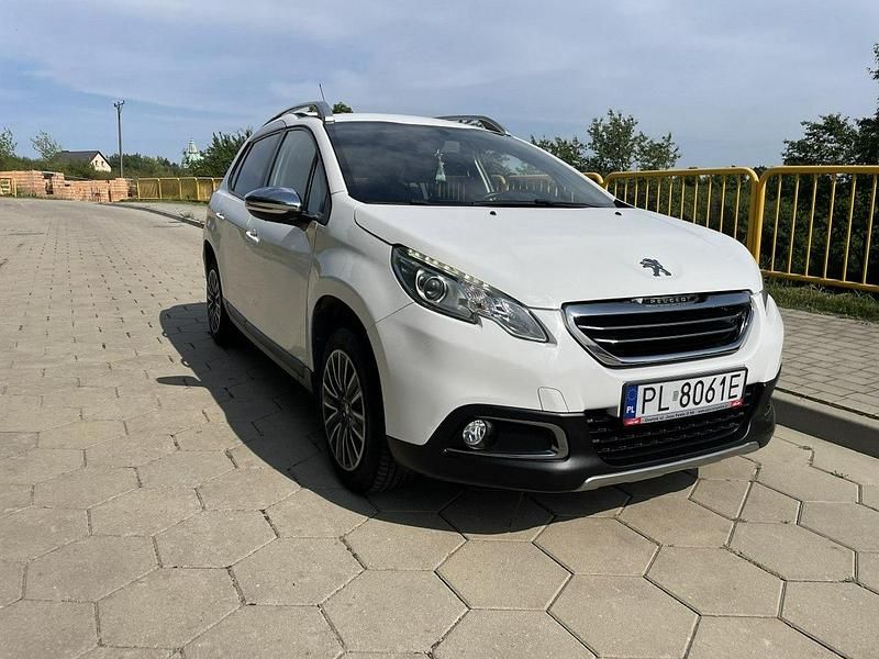 Biały Używany 2015 Peugeot 2008 SUV | 35 999 zł (Uczciwa cena) - Obraz 1/4
