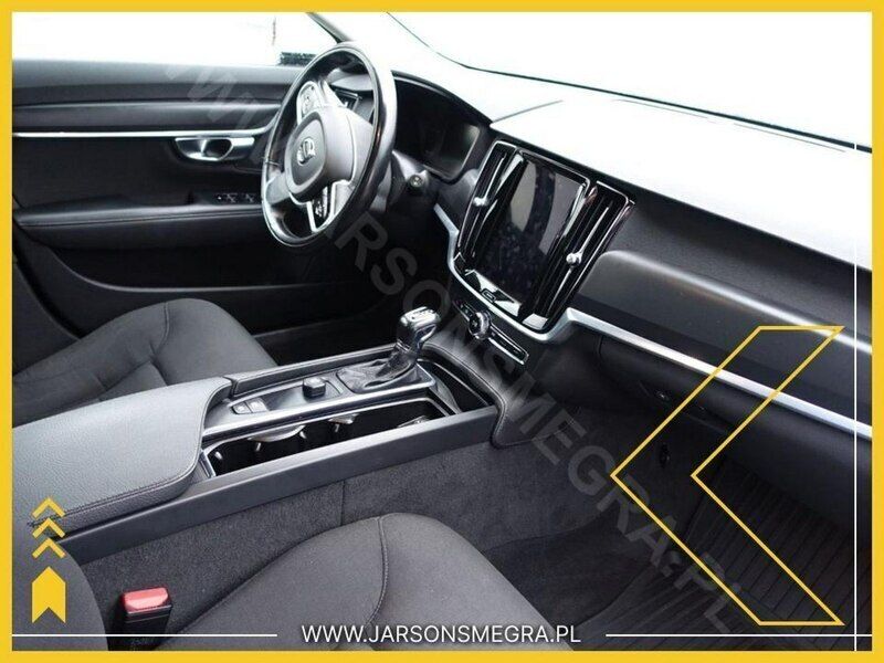 Używany Volvo V90 150 KM (110 kW) 2018 Biały Kombi