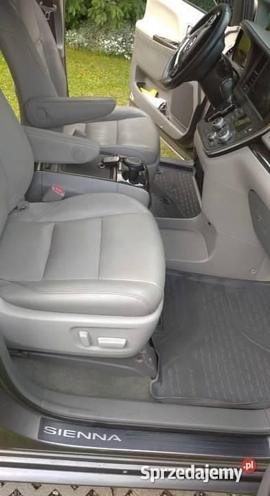 Używany 2015 Toyota Sienna XLE | 73 800 zł - Obraz 1/3