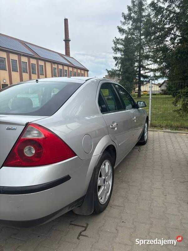 Używany Ford Mondeo 2003 Srebrny Sedan/Limuzyna