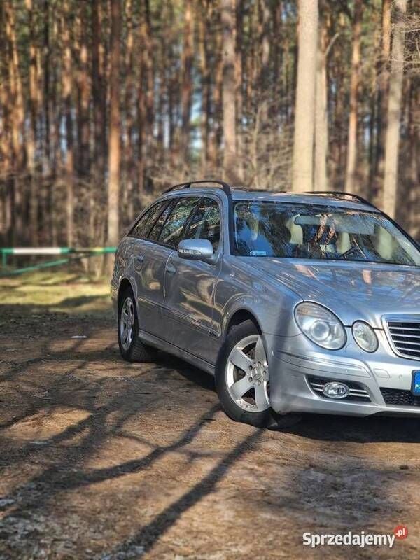 Srebrny Używany 2007 Mercedes E320 Kombi | 17 900 zł - Obraz 1/4