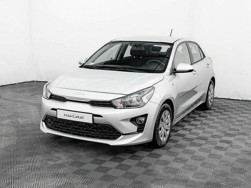 Używany Kia Rio 84 KM (61 kW) 2022 Srebrny Hatchback