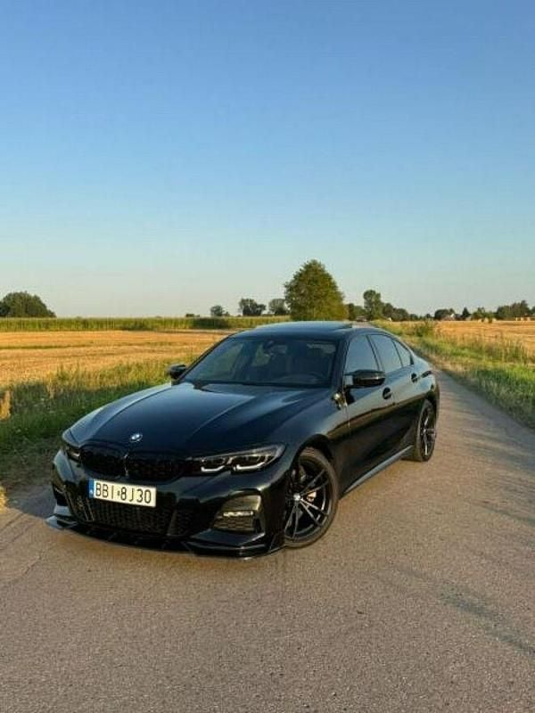 Czarny Używany 2020 BMW 330 M Performance Sedan/Limuzyna | 129 900 zł (Dobra cena) - Obraz 1/4