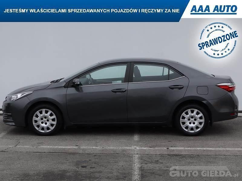 Używany Toyota Corolla 132 KM (97 kW) 2018 Szary