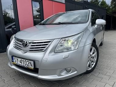 Srebrny Używany 2010 Toyota Avensis Kombi | 16 900 zł (Uczciwa cena) - Obraz 1/4