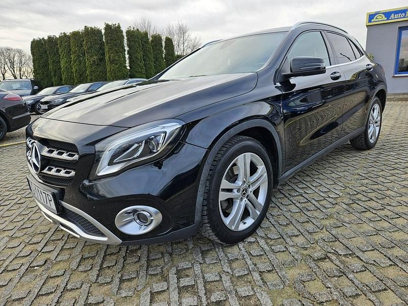 Czarny Używany 2018 Mercedes GLA250 SUV | 84 800 zł - Obraz 1/4
