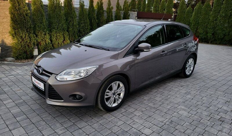 Używany Ford Focus 100 KM (73 kW) 2013 Szary (metalik) Hatchback