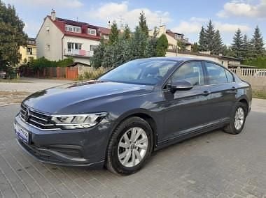 Szary Używany 2021 VW Passat Sedan/Limuzyna | 71 900 zł (Uczciwa cena) - Obraz 1/4