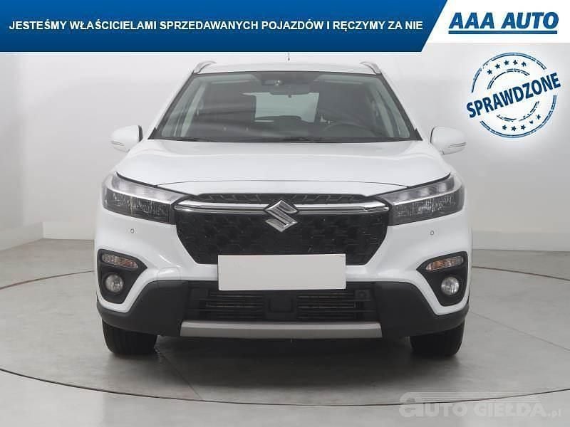 Używany Suzuki SX4 129 KM (94 kW) 2023 Srebrny