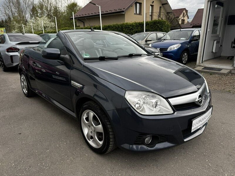 Szary Używany 2008 Opel Tigra Kabriolet | 12 900 zł (Uczciwa cena) - Obraz 1/4