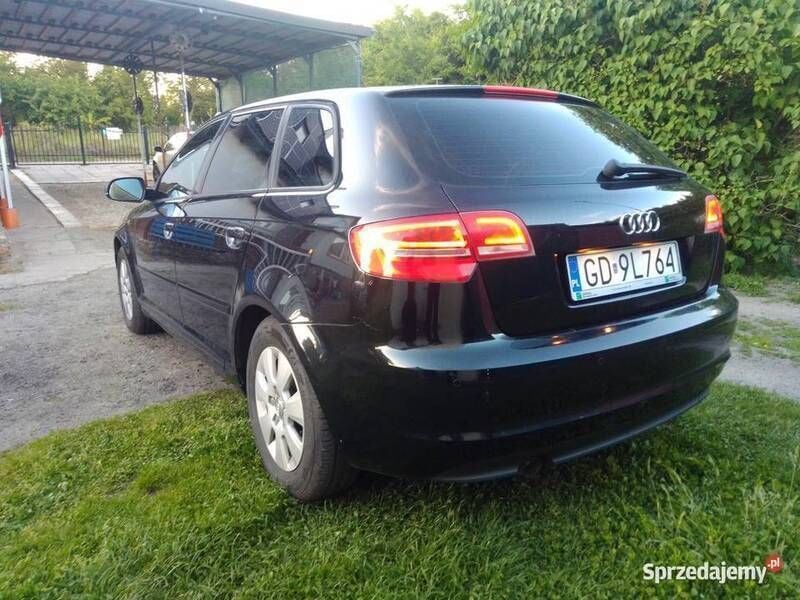 Używany Audi A3 Sportback 2010 Czarny Hatchback