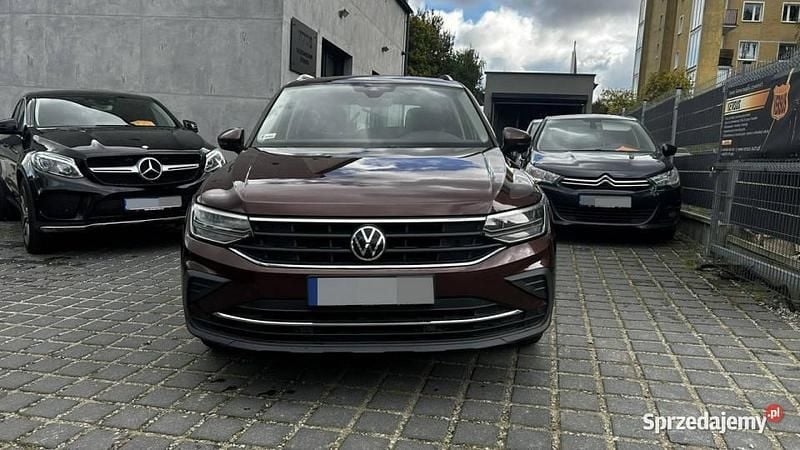 Fioletowy (metalik) Używany 2021 VW Tiguan SUV | 97 000 zł (Uczciwa cena) - Obraz 1/4
