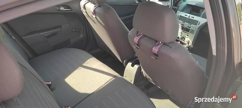 Używany 2009 Opel Astra | 8500 zł (Uczciwa cena) - Obraz 1/4