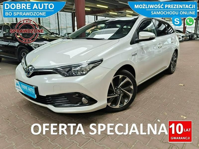 Biały Używany 2015 Toyota Auris Kombi | 55 800 zł (Dość drogi) - Obraz 1/3