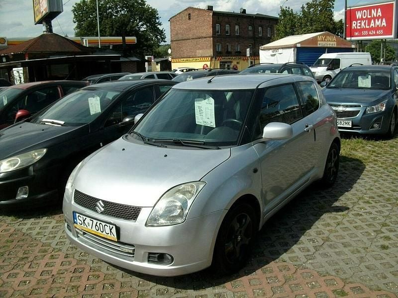 Srebrny Używany 2006 Suzuki Swift Hatchback | 6900 zł (Dobra cena) - Obraz 1/4