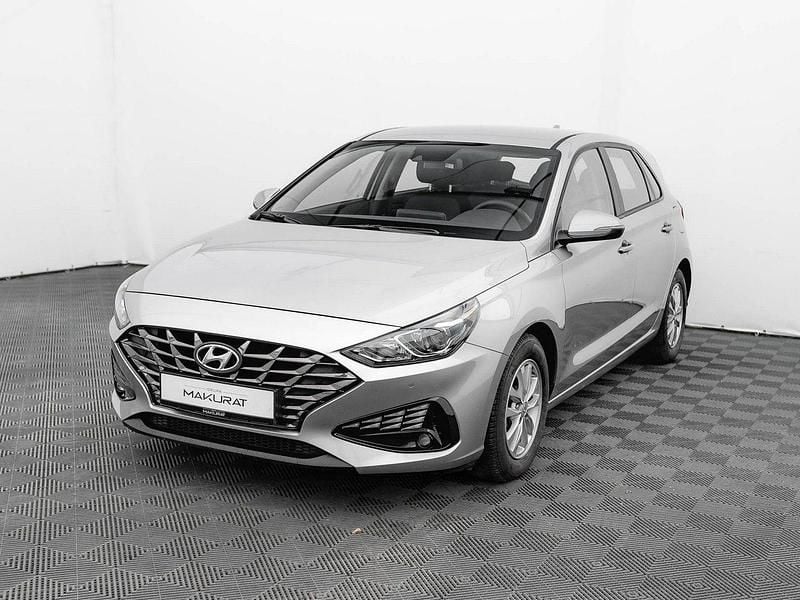 Używany Hyundai i30 120 KM (88 kW) 2022 Srebrny Hatchback