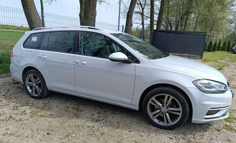 Inny kolor Używany 2018 VW Golf VII Kombi | 44 999 zł - Obraz 1/4