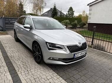 Srebrny Używany 2018 Skoda Superb Kombi | 47 900 zł (Dobra cena) - Obraz 1/4