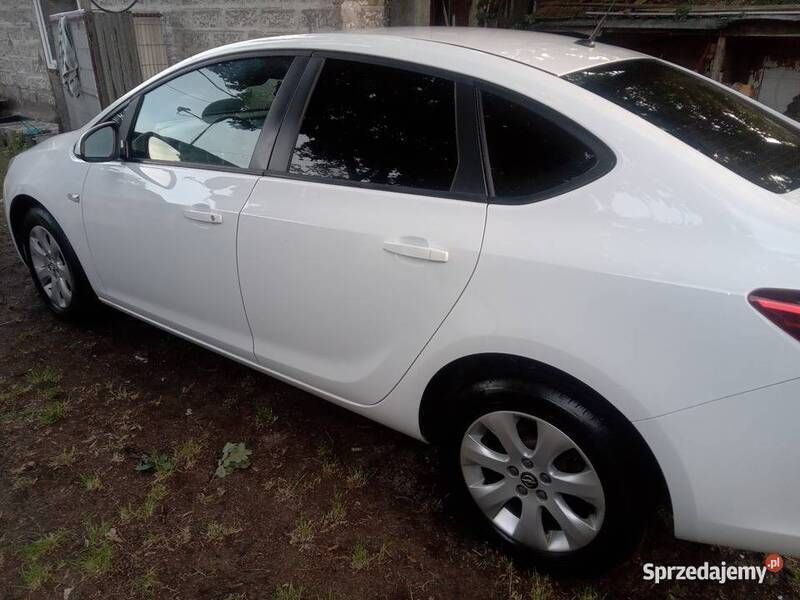 Biały Używany 2018 Opel Astra Sedan/Limuzyna | 41 500 zł (Dość drogi) - Obraz 1/4