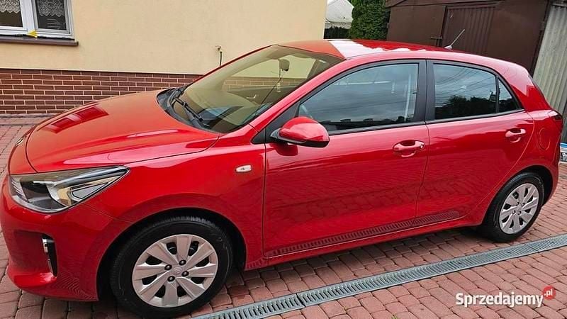 Czerwony Używany 2017 Kia Rio 2 Hatchback | 36 500 zł (Dość drogi) - Obraz 1/4