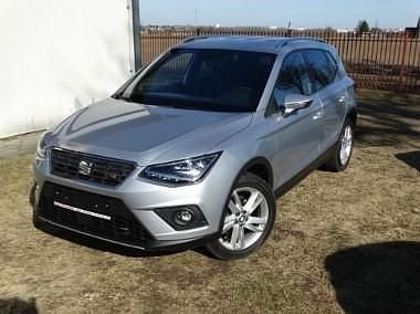 Używany Seat Arona FR-Line 116 KM (85 kW) 2019 Srebrny SUV