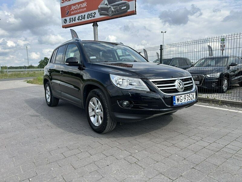 Czarny Używany 2008 VW Tiguan SUV | 28 800 zł (Drogi) - Obraz 1/4