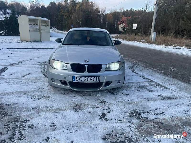 Srebrny Używany 2006 BMW 118 Hatchback | 13 500 zł (Uczciwa cena) - Obraz 1/4