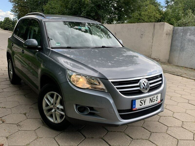 Szary Używany 2010 VW Tiguan SUV | 38 999 zł (Drogi) - Obraz 1/4