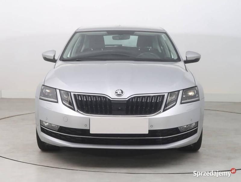 Srebrny Używany 2019 Skoda Octavia Hatchback | 66 999 zł (Super Cena) - Obraz 1/4