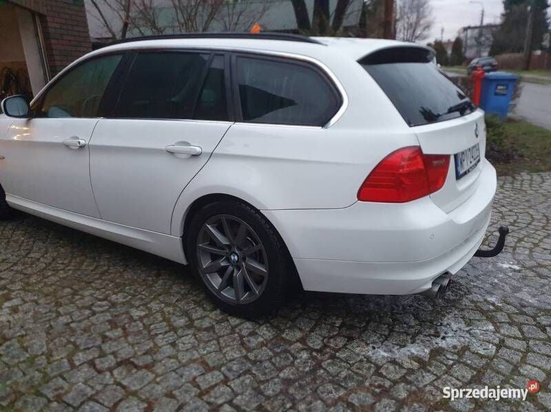 Używany 2011 BMW 330 Kombi | 36 000 zł (Dość drogi) - Obraz 1/4