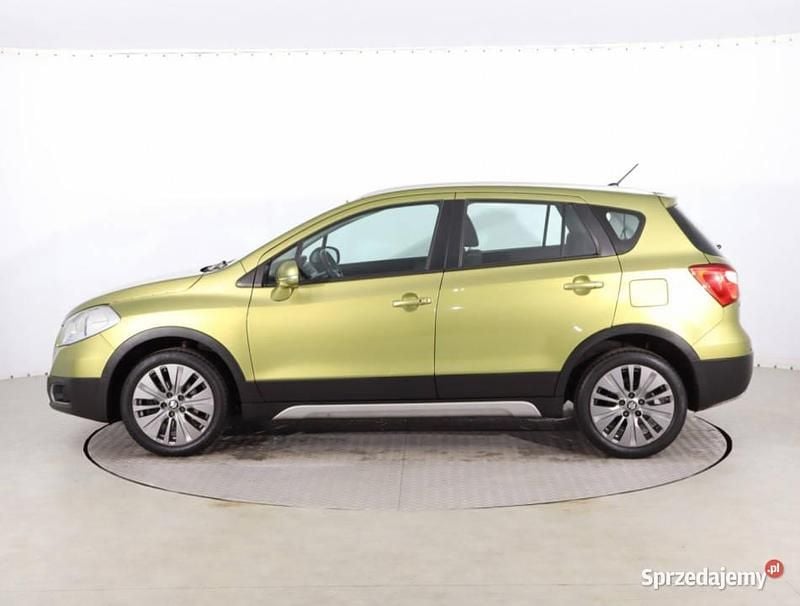 Używany Suzuki SX4 S-Cross 120 KM (88 kW) 2015 Żółty SUV